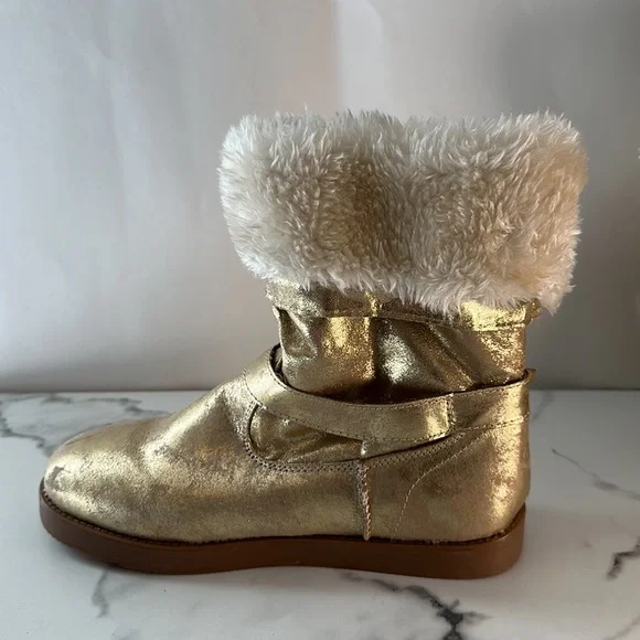 New- GUESS gold foil “look” boots - Picture 5 of 16